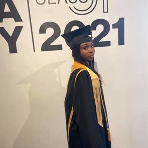 Meet your Posher, Dionne